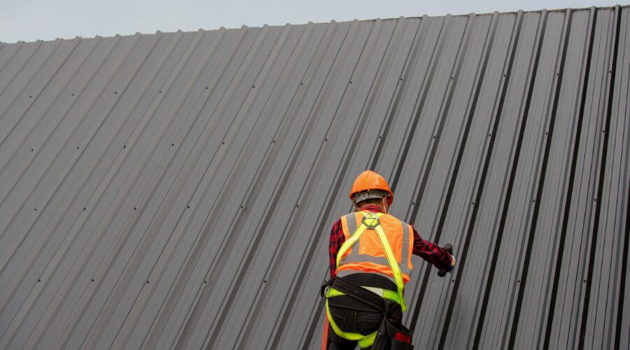 Professional metal roof installation services in Cincinnati, IA
