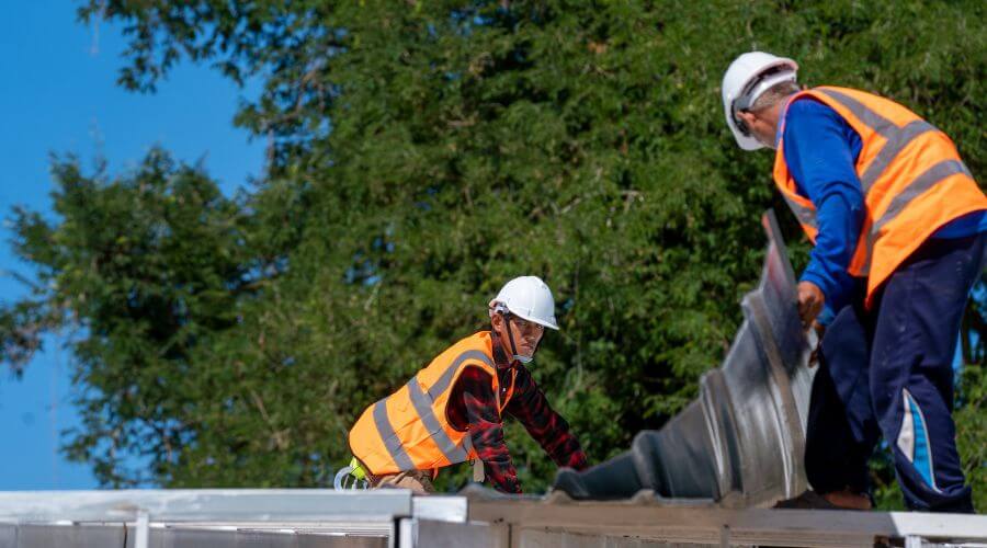 Professional metal roof installation in Cincinnati, IA